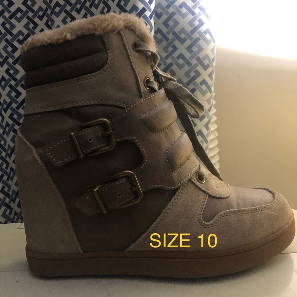 Aldo Size 10 women’s wedge boots for sale!